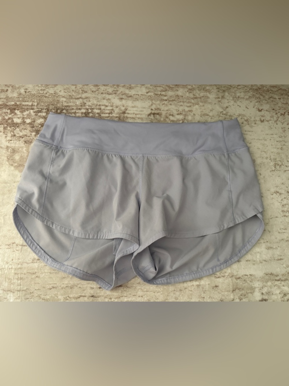 Lululemon Speed Up Shorts 2.5” Low Rise Size 6 Light Purple/ Lavender